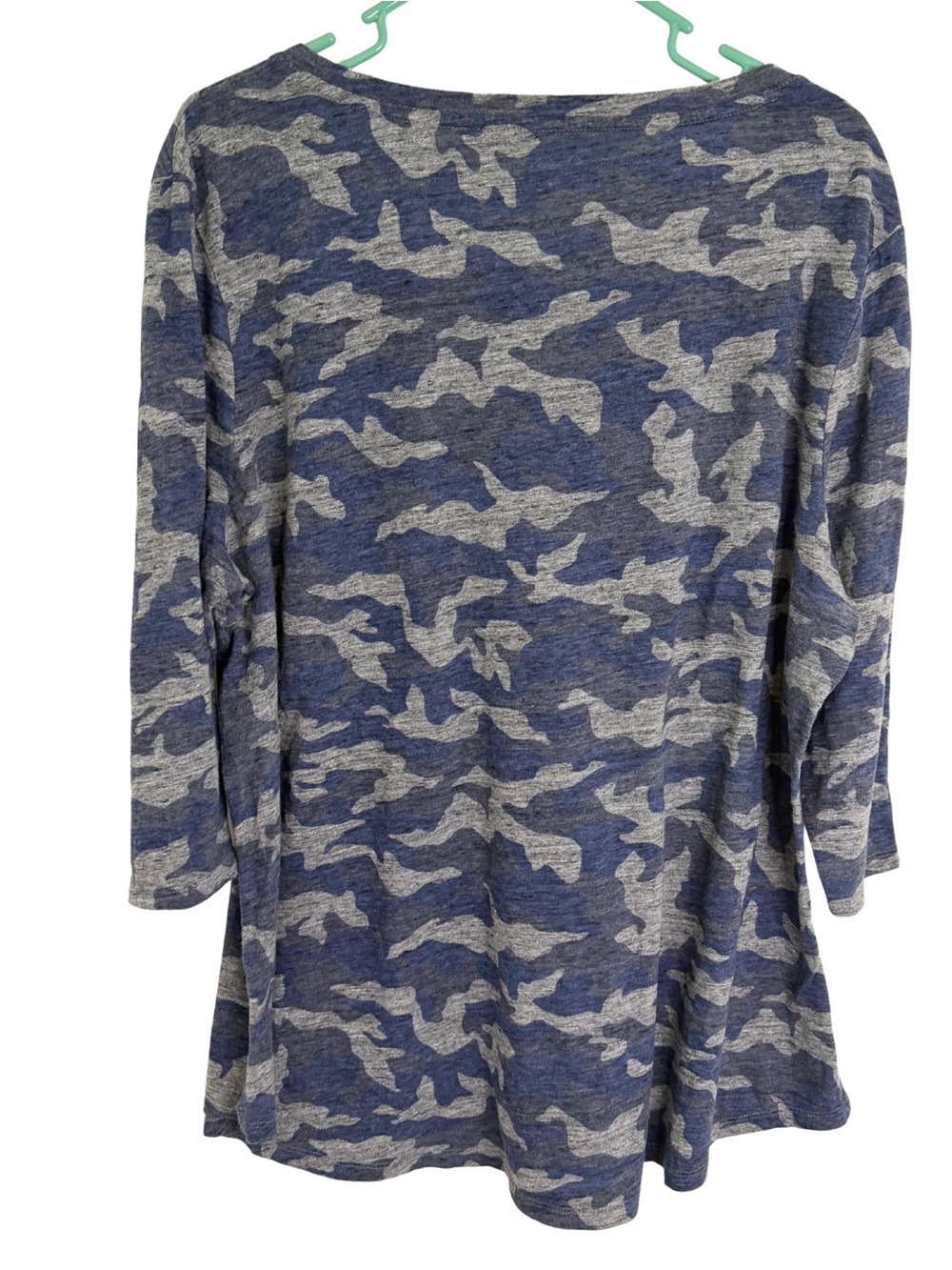 3/$20 Lane Bryant Blue and Gray Camo V-Neck 3/4 Sleeve Shirt - Picture 2 of 3